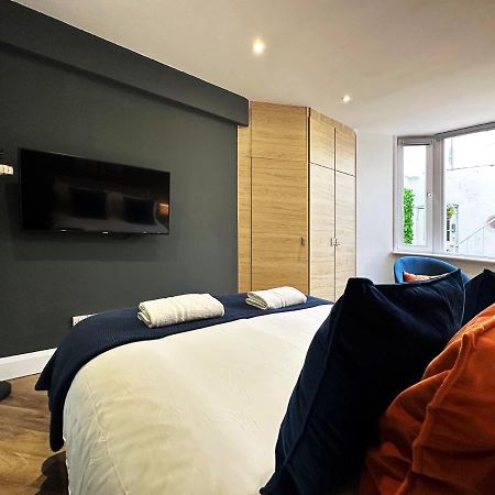 Liam Place Near Hyde Park - 1 Double Bed, 1 Sofa Bed, Spacious Apartment, Private Entrance London Kültér fotó