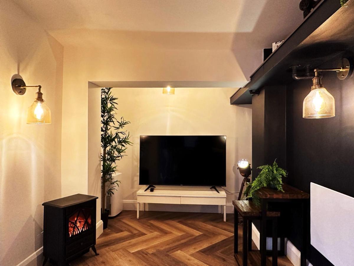 Liam Place Near Hyde Park - 1 Double Bed, 1 Sofa Bed, Spacious Apartment, Private Entrance London Kültér fotó