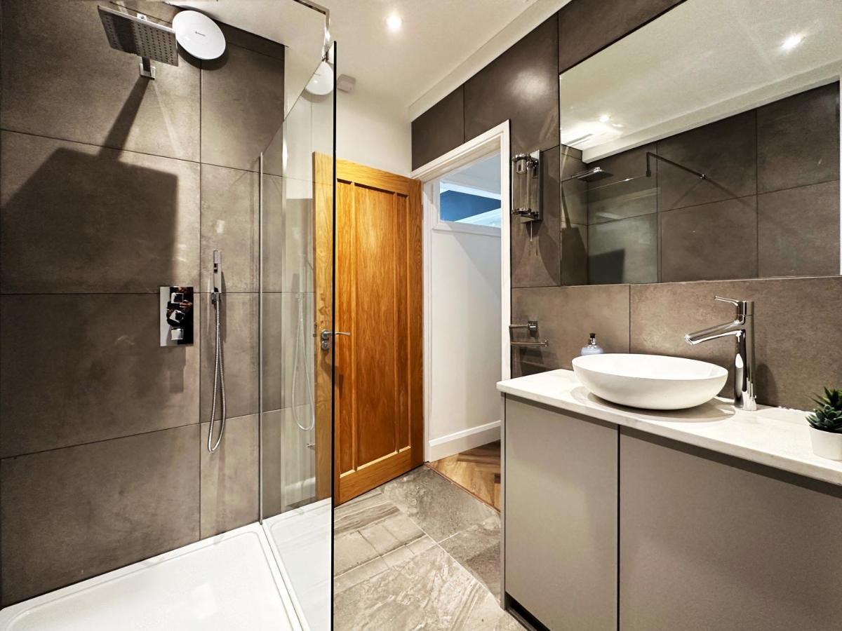 Liam Place Near Hyde Park - 1 Double Bed, 1 Sofa Bed, Spacious Apartment, Private Entrance London Kültér fotó