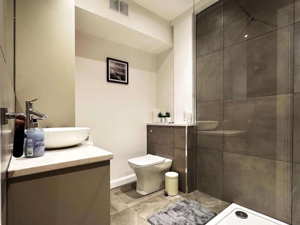 Liam Place Near Hyde Park - 1 Double Bed, 1 Sofa Bed, Spacious Apartment, Private Entrance London Kültér fotó