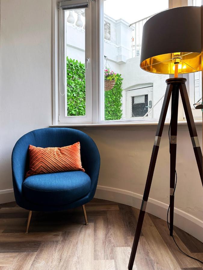 Liam Place Near Hyde Park - 1 Double Bed, 1 Sofa Bed, Spacious Apartment, Private Entrance London Kültér fotó