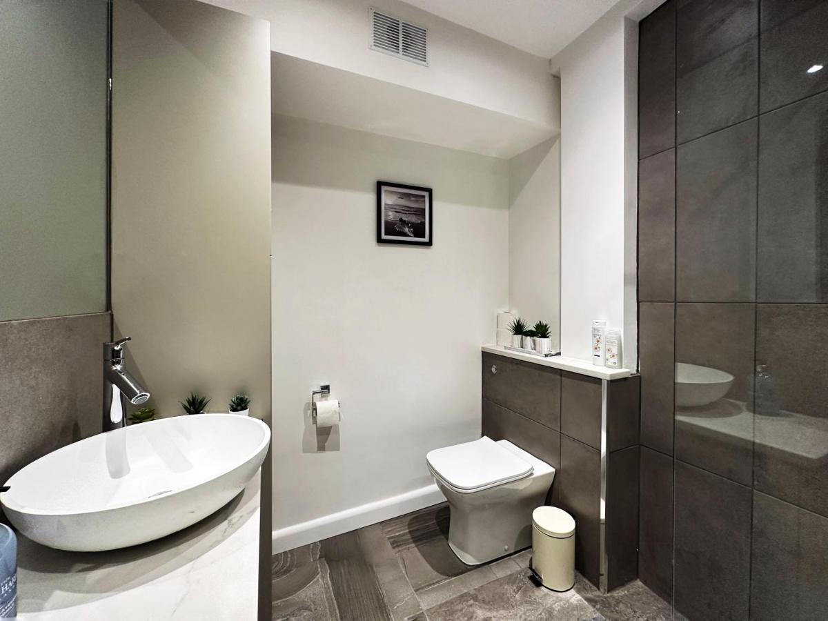 Liam Place Near Hyde Park - 1 Double Bed, 1 Sofa Bed, Spacious Apartment, Private Entrance London Kültér fotó