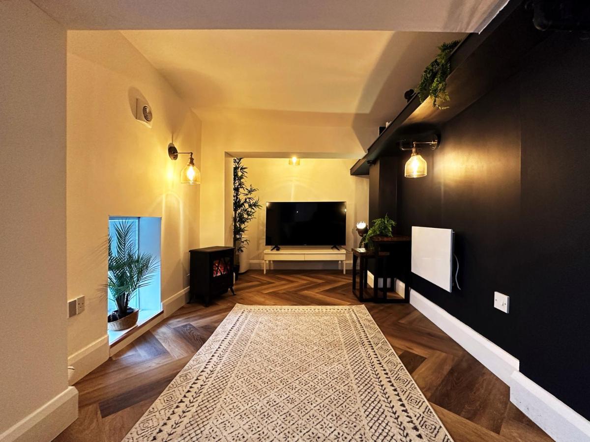 Liam Place Near Hyde Park - 1 Double Bed, 1 Sofa Bed, Spacious Apartment, Private Entrance London Kültér fotó