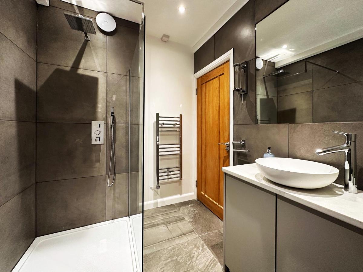 Liam Place Near Hyde Park - 1 Double Bed, 1 Sofa Bed, Spacious Apartment, Private Entrance London Kültér fotó